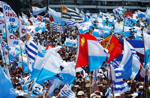 La Coalición Multicolor busca compactarse en un partido para disputar algunas intendencias donde gobierna el FA.