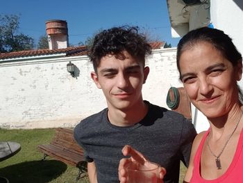Valentino Blas Correa con su madre, Soledad Laciar