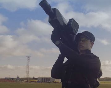 Llega el arma que caza drones espía