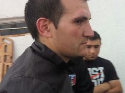 Así quedó el juez del encuentro (foto: Mundo D) Así quedó el juez del encuentro (foto: Mundo D)