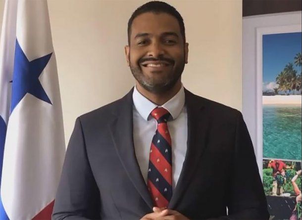 Panamá echó al diplomático tras la brutal agresión de su pareja a una encargada