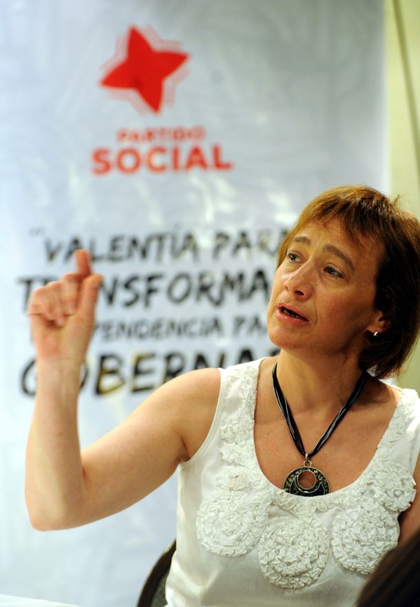 Fabiana Ríos advierte a los docentes: Más dinero no hay