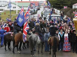 el reino unido hace campana por malvinas en bolivia el reino unido hace campana por malvinas en bolivia