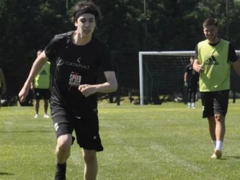 Los mensajes de Spreen tras su breve debut en Riestra: qué dijo