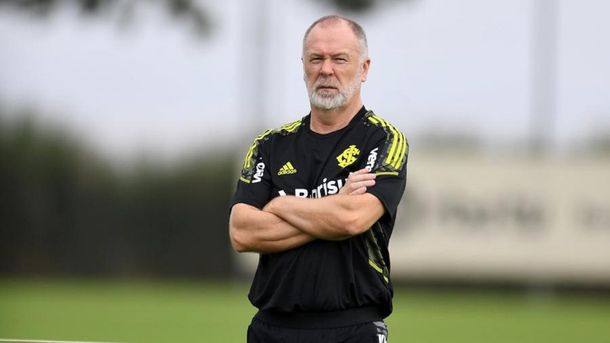 El rival de River en los octavos de final de la Copa Libertadores se quedó sin DT