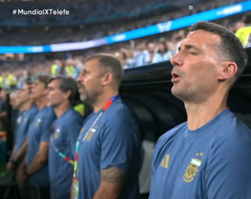 Sonó el Himno en el partido entre la Selecicón Argentina y Jordania