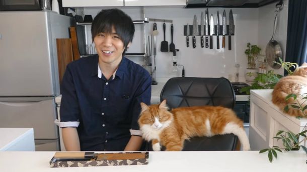 Jun restauró su cuchillo de tres dólares y salió ganando