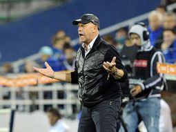 carlos ischia sera presentado en un racing en crisis carlos ischia sera presentado en un racing en crisis