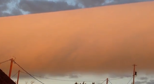 VIDEO: Una nube rodillo deja sorprendidos a los habitantes de Texas