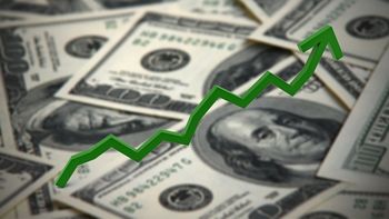 el dolar ilegal alcanzo los 15 pesos: ¿por que sube tanto? el dolar ilegal alcanzo los 15 pesos: ¿por que sube tanto?