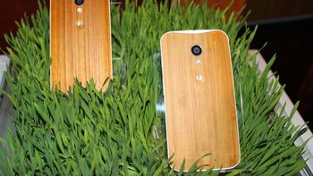motorola pondra la venta dos celulares con terminaciones en madera motorola pondra la venta dos celulares con terminaciones en madera