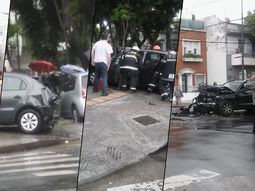 Coghlan: camioneta cruzó en rojo y chocó dos autos, un colectivo y una moto