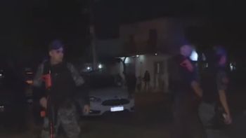 insolito: la policia de cordoba reprime y dispara a familiares y vecinos de agostina vega insolito: la policia de cordoba reprime y dispara a familiares y vecinos de agostina vega