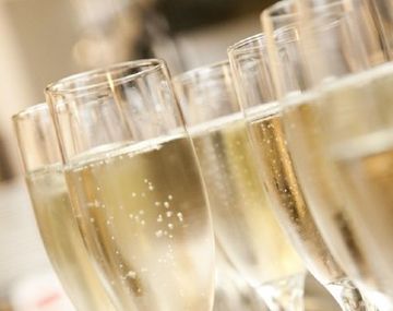 $30 mil porque tomó alcohol vencido