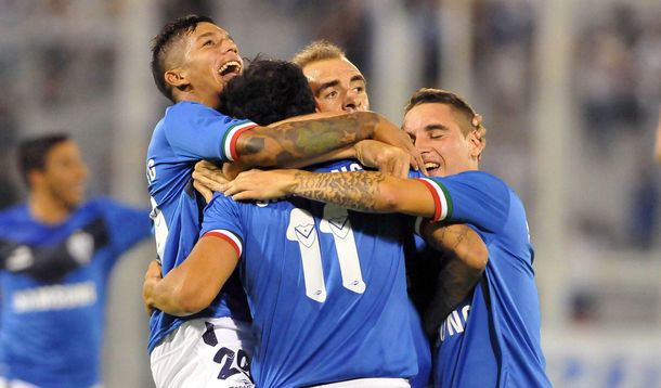 Vélez venció a Crucero del Norte y consiguió su segunda victoria consecutiva