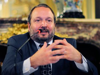 Niegan irregularidades en la venta de medios de Hadad a Indalo