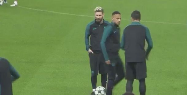 Suárez le tocó la pelota y el brasileño reaccionó