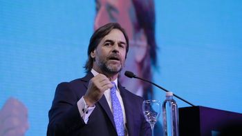 lacalle pou defendio un estado fuerte ante javier milei y estallaron las redes sociales lacalle pou defendio un estado fuerte ante javier milei y estallaron las redes sociales