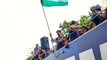 el festejo de lamine yamal con la bandera de palestina abrio una fuerte polemica en barcelona el festejo de lamine yamal con la bandera de palestina abrio una fuerte polemica en barcelona