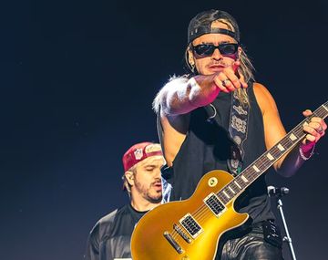 El reto del cantante de Airbag a personal de seguridad en pleno recital: ¿qué pasó?