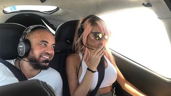 Xipolitakis, hot a bordo de una avioneta Xipolitakis, hot a bordo de una avioneta