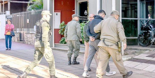 Escándalo en Misiones por una comisaría tomada por narcos