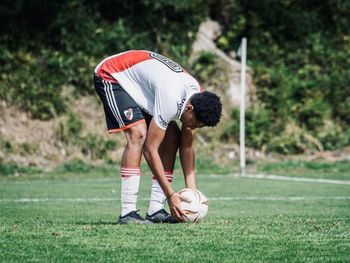 Quién es Jonathan Spiff, el nigeriano de 17 años que debutó en la Reserva de River