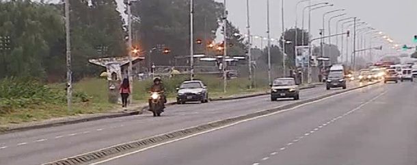 Otro asesino al volante: escapó tras chocar y matar a un motoquero