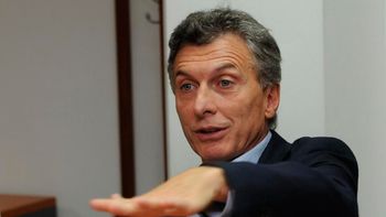 si gobernara macri, el dolar estaria a $50 y la gente perderia el trabajo si gobernara macri, el dolar estaria a $50 y la gente perderia el trabajo