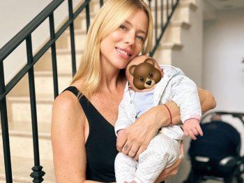 Apareció una foto inédita del parto del último hijo de Nicole Neumann