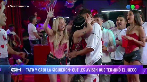 El fogoso beso que Tato y Gabriela se dieron en Gran Hermano