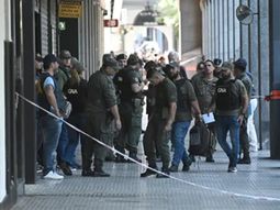 revelan que la encomienda explosiva iba dirigida a un exdirector de la escuela de gendarmeria revelan que la encomienda explosiva iba dirigida a un exdirector de la escuela de gendarmeria