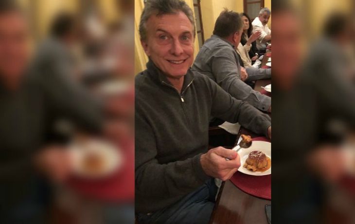 Macri y una foto con un flan que causó polémica en las redes sociales