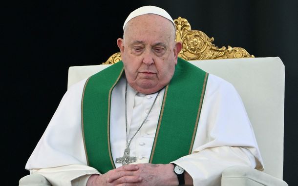 El papa Francisco volvió a sufrir dos crisis respiratorias: crece la preocupación en el Vaticano