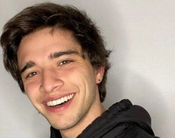 Papelón de Julián Serrano: preguntó por qué se van a vacunar a USA y no a Cuba