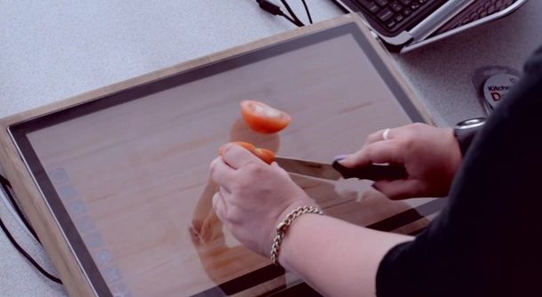 Presentan una tablet sobre la que se podría cortar comida