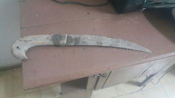 le pego a su novia, golpeo a otra mujer y le corto la oreja con un serrucho a un hombre le pego a su novia, golpeo a otra mujer y le corto la oreja con un serrucho a un hombre