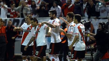 las mejores fotos del caliente superclasico de verano las mejores fotos del caliente superclasico de verano