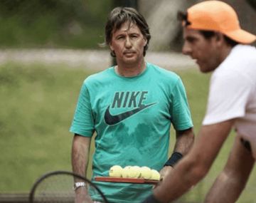 Coronavirus en el mundo del tenis: Franco Davín junto a Juan Martín del Potro en un entrenamiento