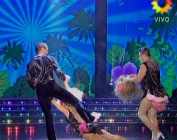 La noche negra de Eleonora Cassano en Bailando