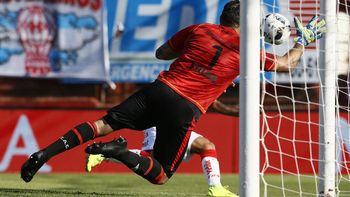 Se cayeron las negociaciones por Andújar y Boca va por un tapado Se cayeron las negociaciones por Andújar y Boca va por un tapado