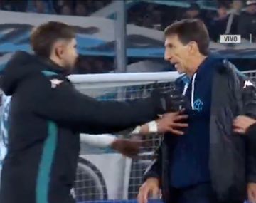 Ladrón: así explotó Costas contra el árbitro en la derrota de Racing ante Tigre