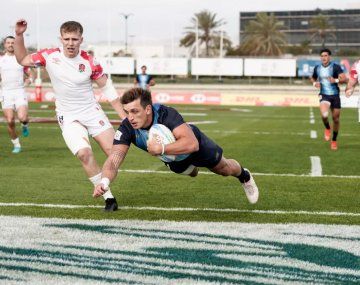 Los Pumas 7 vencieron a Inglaterra en Francia y clasificaron a cuartos