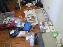 secuestran 55 armas y mas de 5.000 dosis de paco en un megaoperativo secuestran 55 armas y mas de 5.000 dosis de paco en un megaoperativo