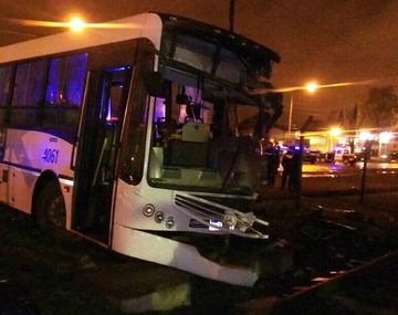 Vecinos acusan al guardabarrera de estar dormido