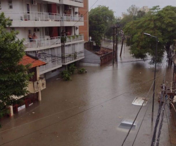 Corrientes: Saquearon Una Farmacia En Medio De Las Inundaciones