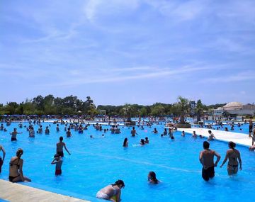 Domingo de pileta: otra jornada a puro sol y calor en la Ciudad