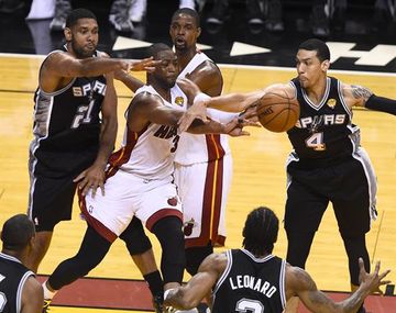 San Antonio Spurs arrasó con Miami Heat en el cuarto juego