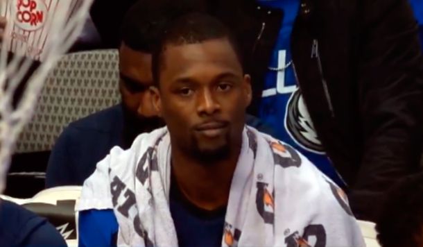 NBA: Harrison Barnes fue traspasado de los Mavericks a los Kings en pleno partido