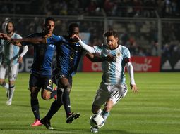 messi sufrio un traumatismo en la zona lumbar y se encendio la alarma messi sufrio un traumatismo en la zona lumbar y se encendio la alarma